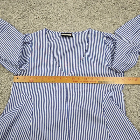 Tuckernuck Top Womens XS‎ Blue Stripe V-Neck Smocked Wrists Lightweight Nautical - Picture 12 of 15